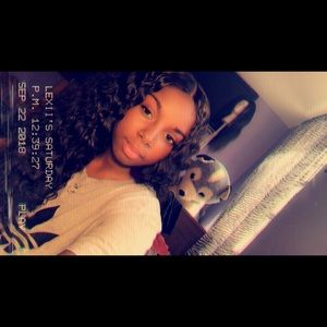 Meet your Posher, Alexis